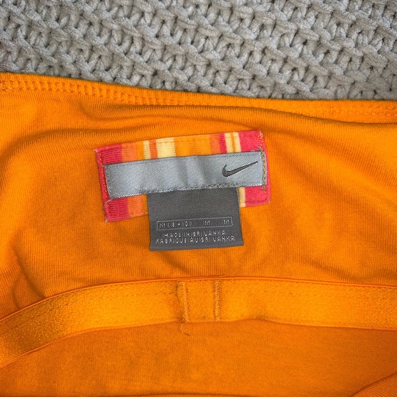 ⭐️Nike Built-in Bra Tank Top - Picture 5 of 5